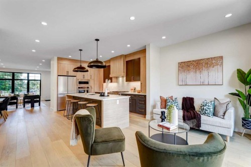 607 29 Avenue Nw, Calgary, AB - Indoor