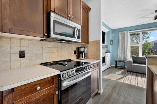21 Mcintyre Place Nw, Langdon, AB - Indoor Photo Showing Kitchen
