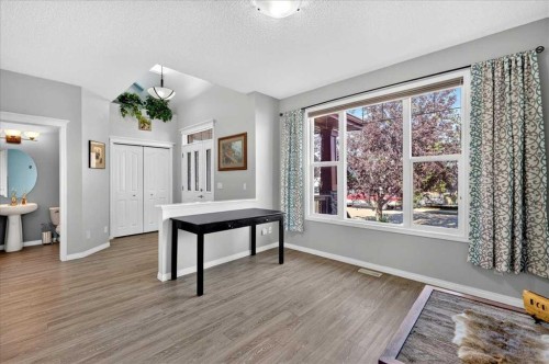 21 Mcintyre Place Nw, Langdon, AB - Indoor