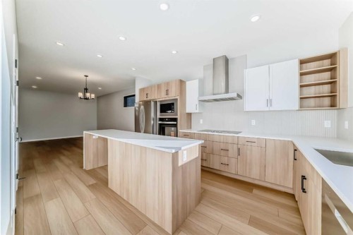 1245 Creekview Drive Sw, Calgary, AB - Indoor Photo Showing Kitchen With Upgraded Kitchen