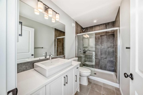 1245 Creekview Drive Sw, Calgary, AB - Indoor Photo Showing Bathroom