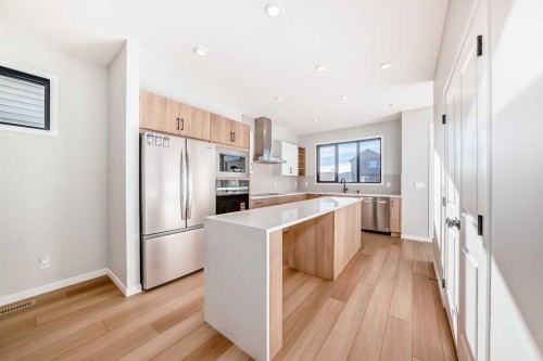 1245 Creekview Drive Sw, Calgary, AB - Indoor Photo Showing Kitchen