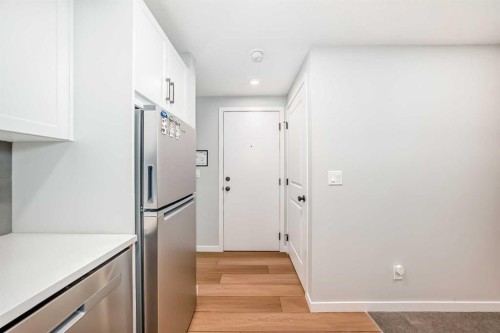 1245 Creekview Drive Sw, Calgary, AB - Indoor Photo Showing Other Room