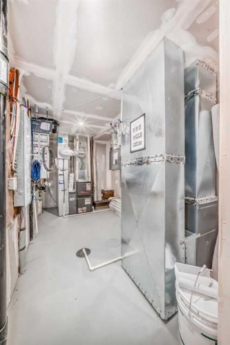 1245 Creekview Drive Sw, Calgary, AB - Indoor Photo Showing Other Room