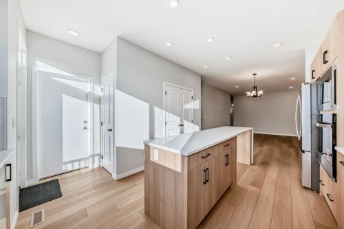 1245 Creekview Drive Sw, Calgary, AB - Indoor Photo Showing Kitchen