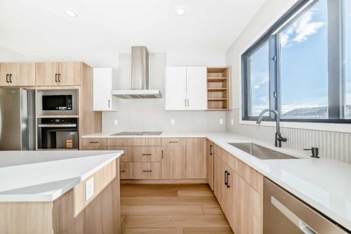 1245 Creekview Drive Sw, Calgary, AB - Indoor Photo Showing Kitchen With Upgraded Kitchen
