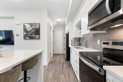 1307-100 Walgrove Court Se, Calgary, AB - Indoor Photo Showing Kitchen