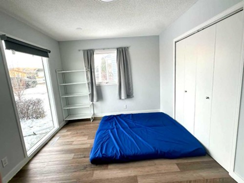 14 Spruce Drive, Drumheller, AB - Indoor Photo Showing Bedroom