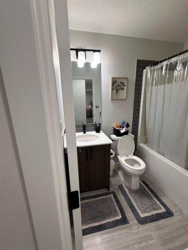 41 Edith Gate Nw, Calgary, AB - Indoor Photo Showing Bathroom