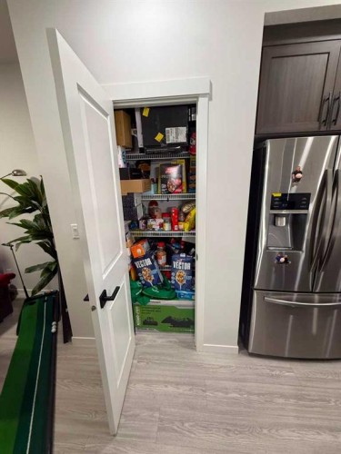 41 Edith Gate Nw, Calgary, AB - Indoor Photo Showing Other Room