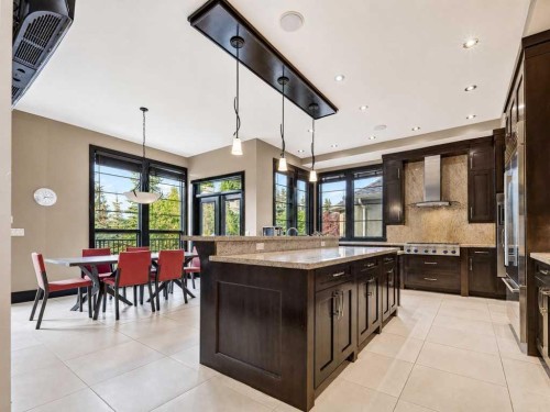 10 Aspen Ridge Way Sw, Calgary, AB - Indoor Photo Showing Kitchen