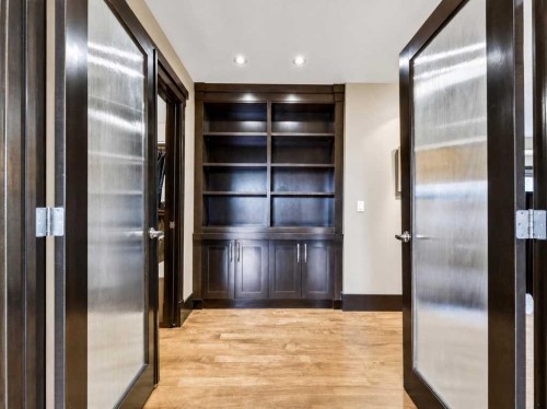 10 Aspen Ridge Way Sw, Calgary, AB - Indoor Photo Showing Other Room
