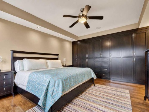 10 Aspen Ridge Way Sw, Calgary, AB - Indoor Photo Showing Bedroom