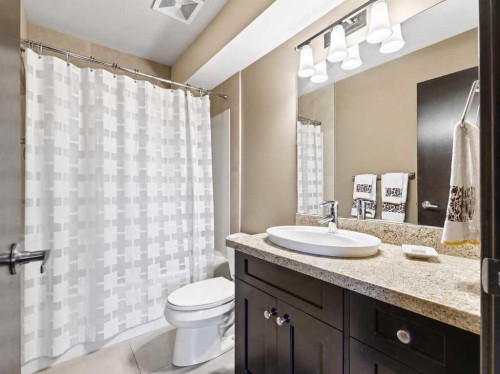 10 Aspen Ridge Way Sw, Calgary, AB - Indoor Photo Showing Bathroom