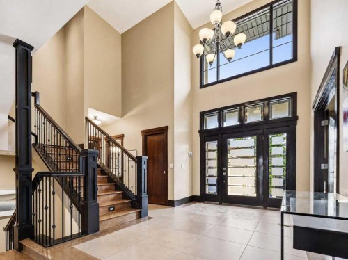 10 Aspen Ridge Way Sw, Calgary, AB - Indoor Photo Showing Other Room