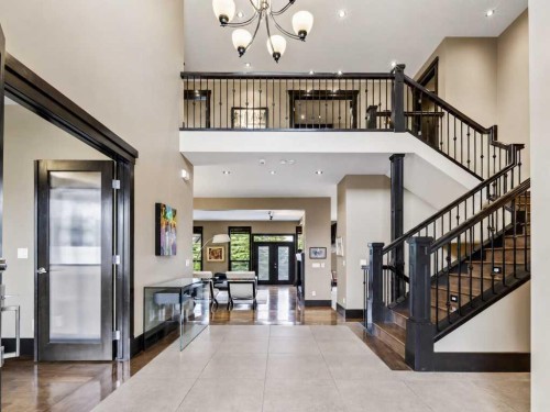 10 Aspen Ridge Way Sw, Calgary, AB - Indoor Photo Showing Other Room