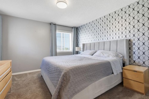 17 Mahogany Terrace Se, Calgary, AB - Indoor Photo Showing Bedroom