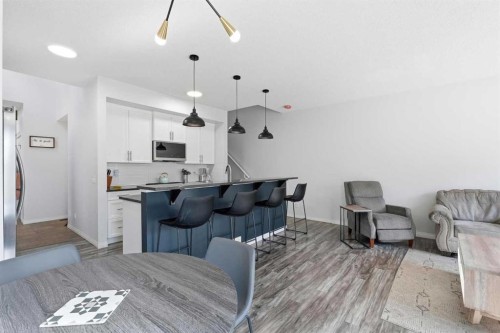17 Mahogany Terrace Se, Calgary, AB - Indoor Photo Showing Kitchen