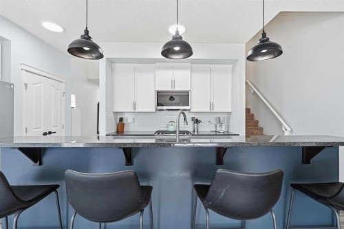 17 Mahogany Terrace Se, Calgary, AB - Indoor Photo Showing Kitchen With Upgraded Kitchen