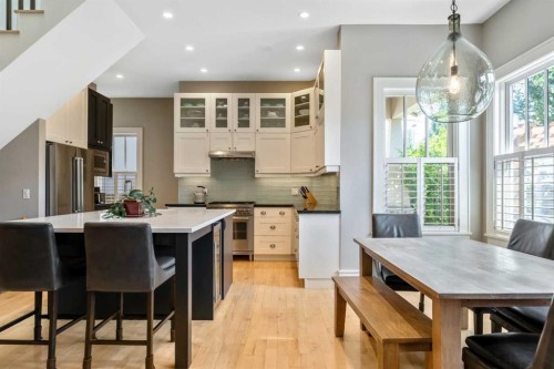 2333 Westmount Road Nw, Calgary, AB - Indoor Photo Showing Dining Room