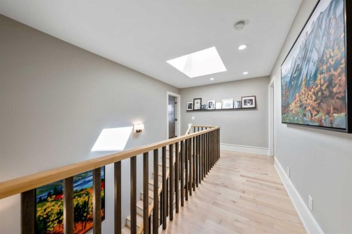2333 Westmount Road Nw, Calgary, AB - Indoor Photo Showing Other Room