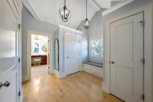 2333 Westmount Road Nw, Calgary, AB - Indoor Photo Showing Other Room