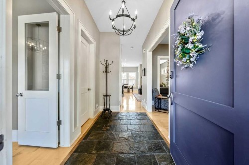 2333 Westmount Road Nw, Calgary, AB - Indoor Photo Showing Other Room
