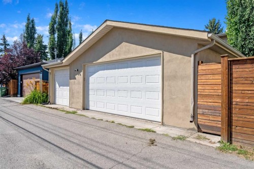 2333 Westmount Road Nw, Calgary, AB - Outdoor With Exterior