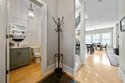 2333 Westmount Road Nw, Calgary, AB - Indoor