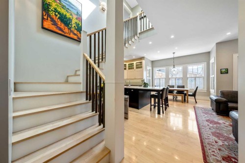 2333 Westmount Road Nw, Calgary, AB - Indoor Photo Showing Other Room