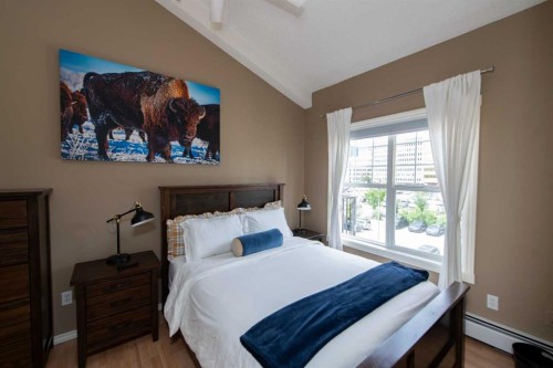 235-112 14 Avenue Se, Calgary, AB - Indoor Photo Showing Bedroom