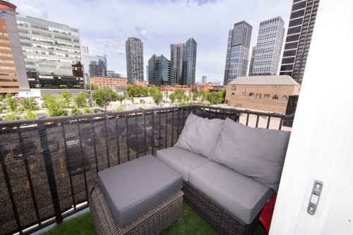 235-112 14 Avenue Se, Calgary, AB - Outdoor