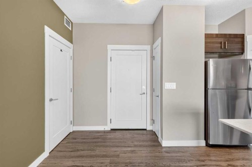 418-10 Walgrove Walk Se, Calgary, AB - Indoor Photo Showing Other Room