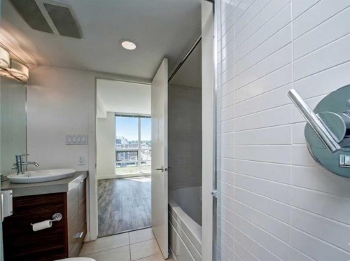 504-1110 11 Street Sw, Calgary, AB - Indoor Photo Showing Bathroom