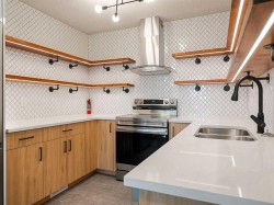 41-10401 19 Street SW Calgary, AB T2W 3E7