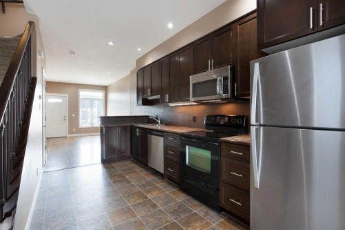 4510 73 Street Nw, Calgary, AB - Indoor Photo Showing Kitchen