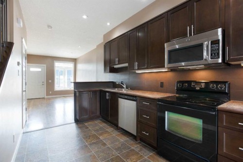 4510 73 Street Nw, Calgary, AB - Indoor Photo Showing Kitchen