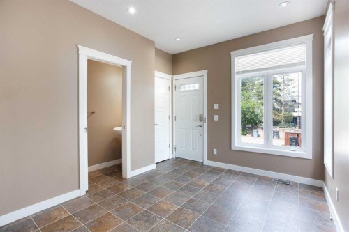 4510 73 Street Nw, Calgary, AB - Indoor Photo Showing Other Room