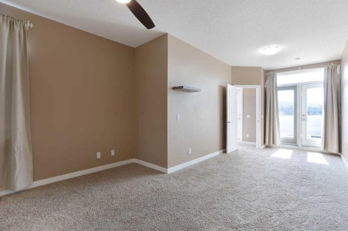 4510 73 Street Nw, Calgary, AB - Indoor Photo Showing Other Room