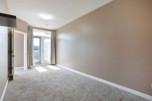 4510 73 Street Nw, Calgary, AB - Indoor Photo Showing Other Room