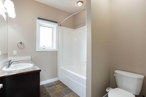 4510 73 Street Nw, Calgary, AB - Indoor Photo Showing Bathroom