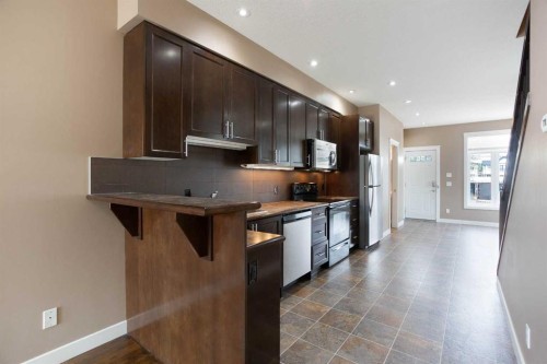 4510 73 Street Nw, Calgary, AB - Indoor Photo Showing Kitchen