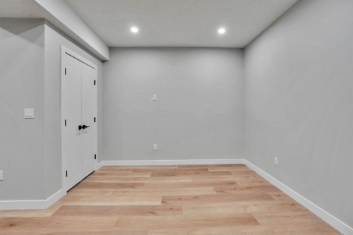 152 Belmont Way Sw, Calgary, AB - Indoor Photo Showing Other Room