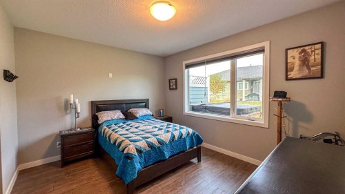 9-610 4 Avenue Sw, Sundre, AB - Indoor Photo Showing Bedroom