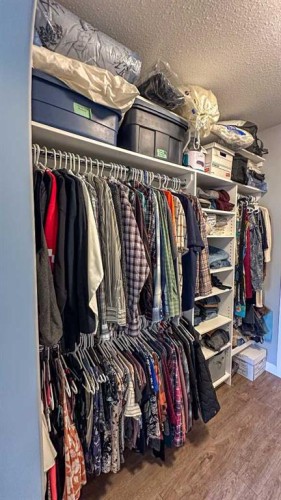 9-610 4 Avenue Sw, Sundre, AB - Indoor With Storage