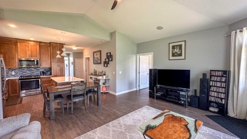 9-610 4 Avenue Sw, Sundre, AB - Indoor