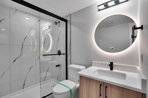 244 Huntridge Road Ne, Calgary, AB - Indoor Photo Showing Bathroom