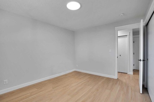 244 Huntridge Road Ne, Calgary, AB - Indoor Photo Showing Other Room