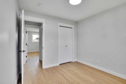 244 Huntridge Road Ne, Calgary, AB - Indoor Photo Showing Other Room