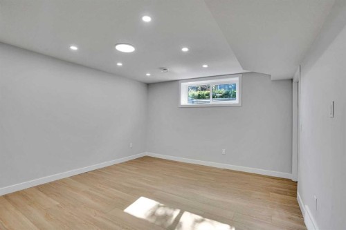244 Huntridge Road Ne, Calgary, AB - Indoor Photo Showing Other Room